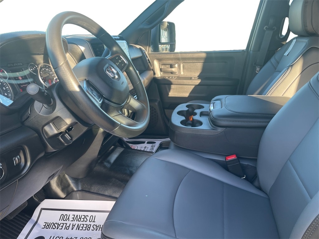 2026 RAM 3500 Tradesman - Photo 10