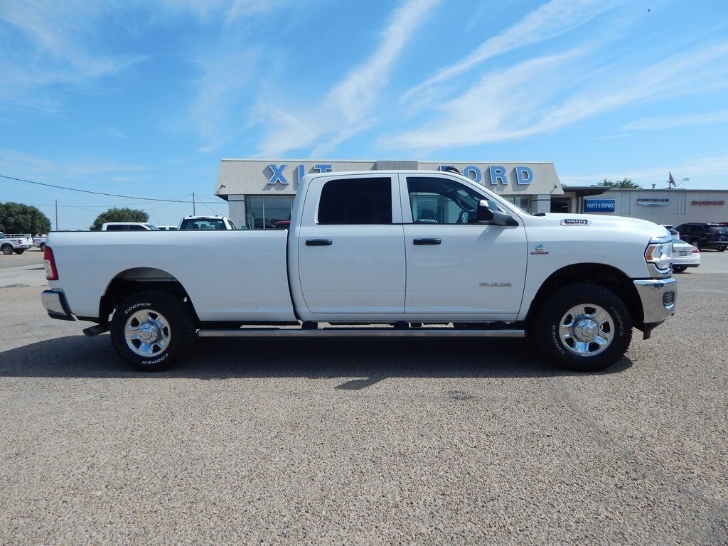 2021 Ram 3500 Tradesman photo 2