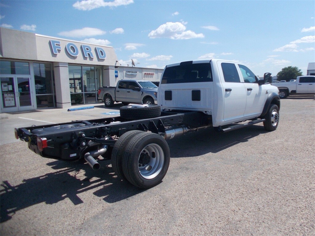 2024 Ram 5500 Tradesman photo 3