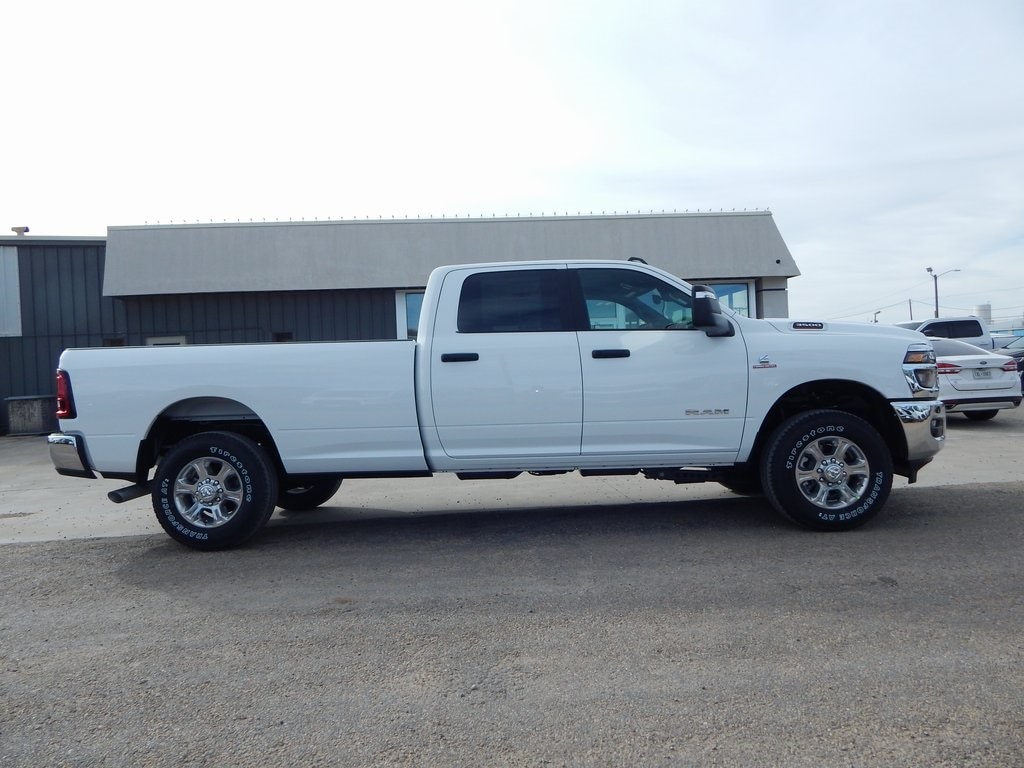 New 2026 Ram 3500 LONE STAR CREW CAB 4X4 8' BOX Pickup