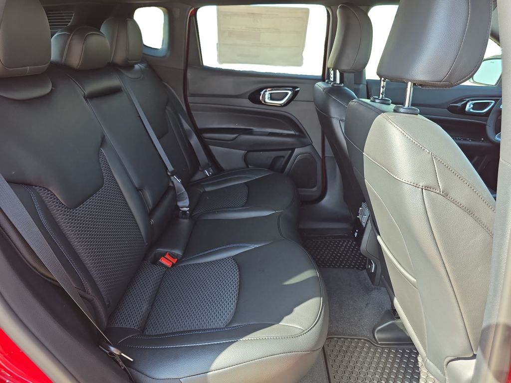 2026 Jeep Compass Latitude Altitude - Photo 18