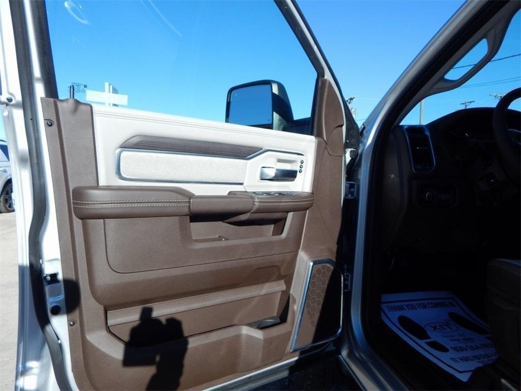 2026 RAM 2500 Laramie - Photo 17