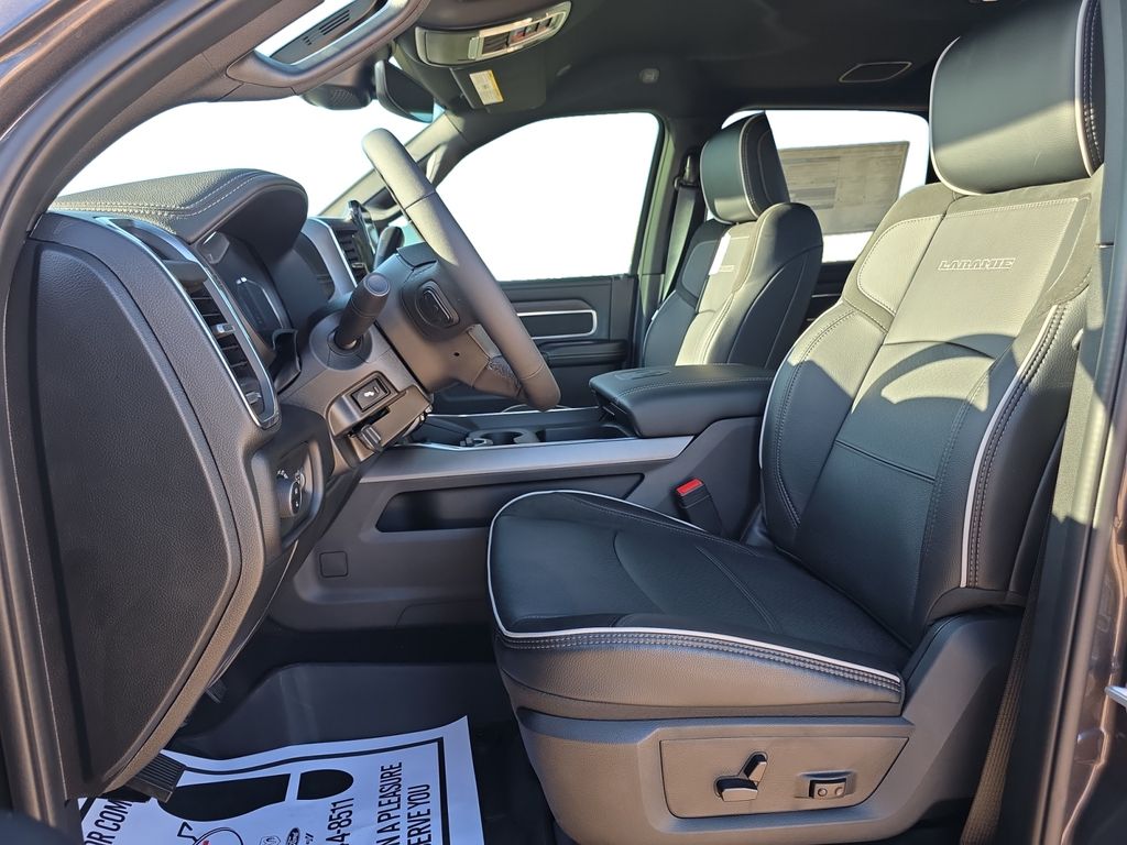 2026 RAM 3500 Laramie - Photo 10
