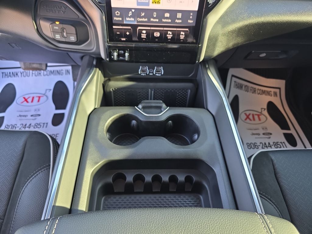 2026 RAM 3500 Laramie - Photo 15