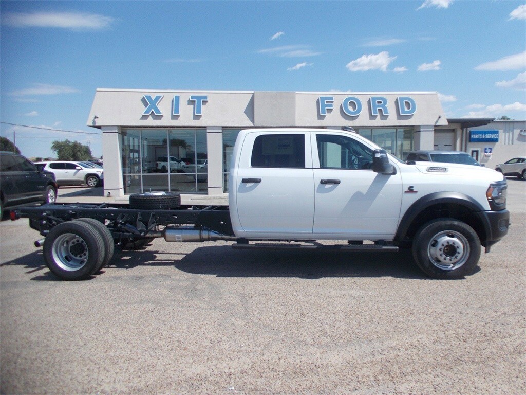 2024 Ram 5500 Tradesman photo 2