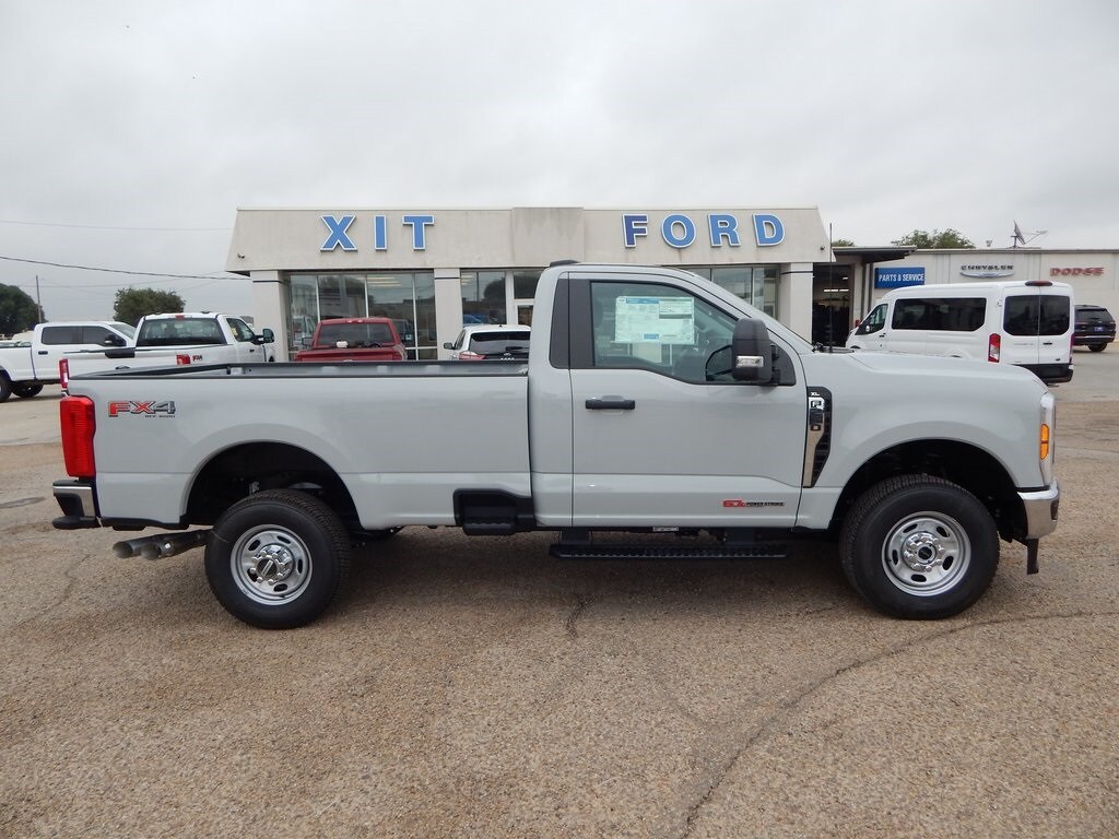 2025 Ford F-250 photo 2