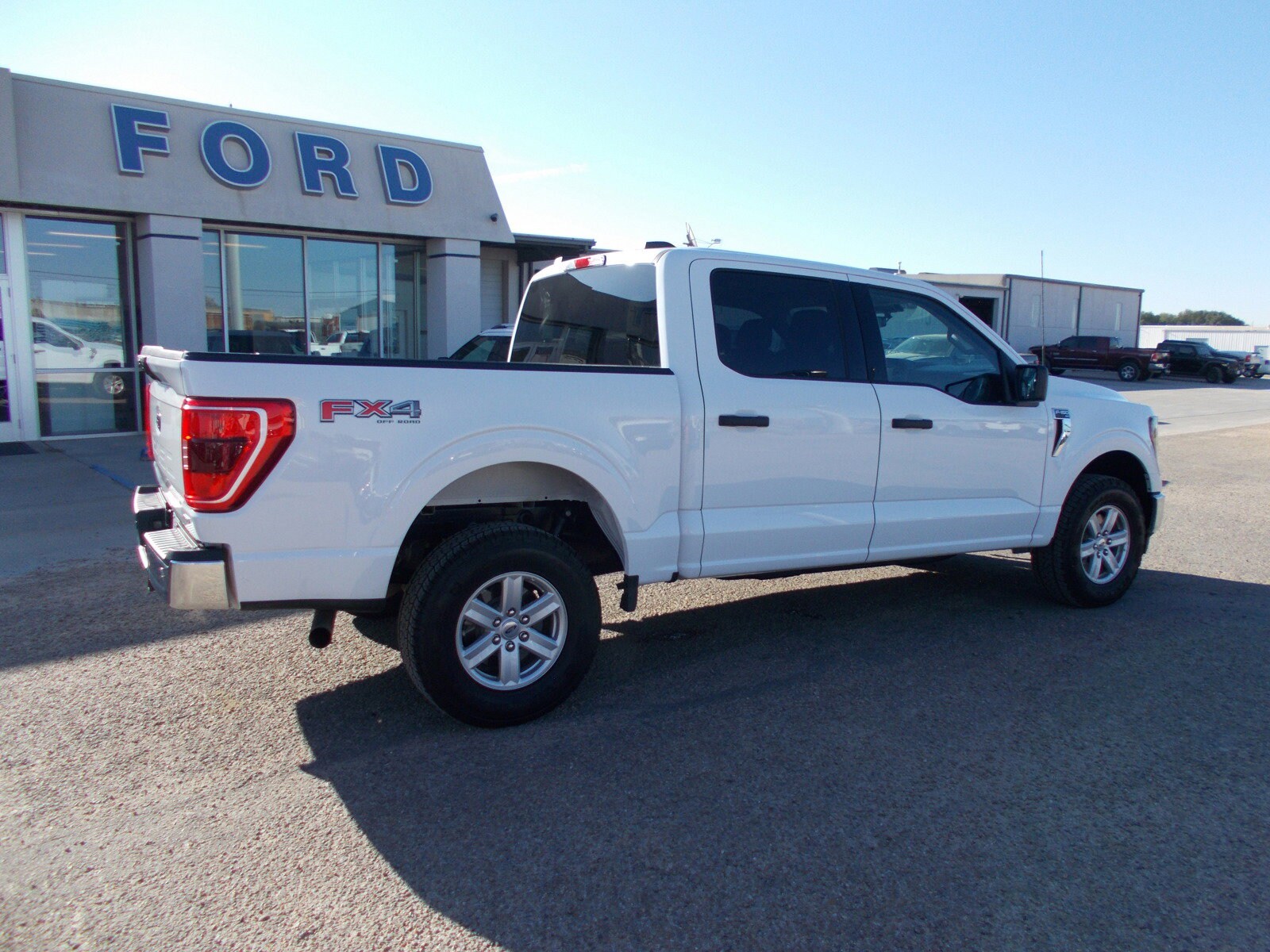 2023 Ford F-150 XLT photo 3