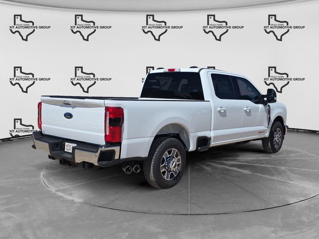 New 2026 Ford F-250SD Lariat Truck Crew Cab