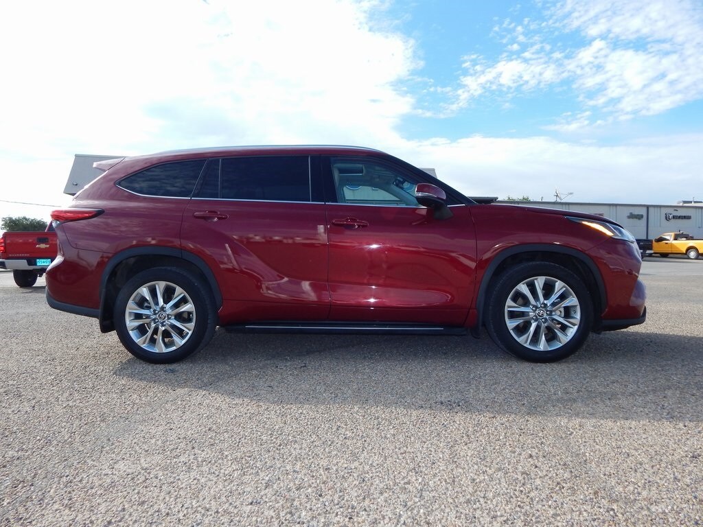2021 Toyota Highlander Hybrid Limited photo 2