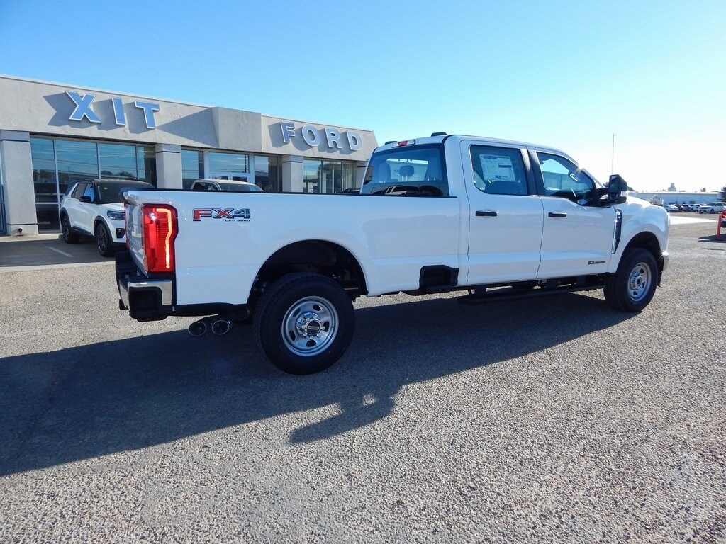 2026 Ford F-350 photo 3