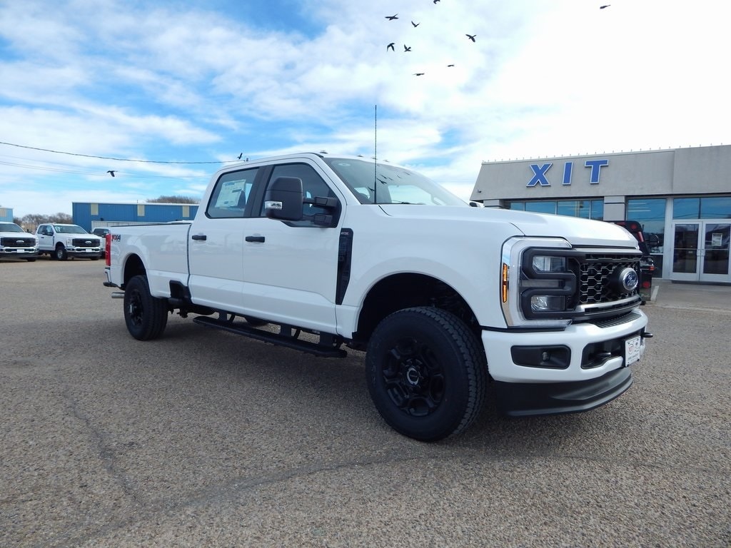 2026 Ford F-350 Super Duty XL's photo