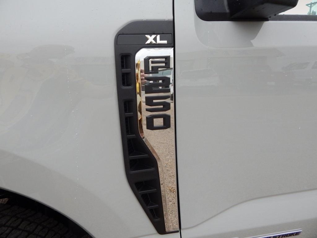 2025 Ford F-250 Super Duty XL - Photo 10