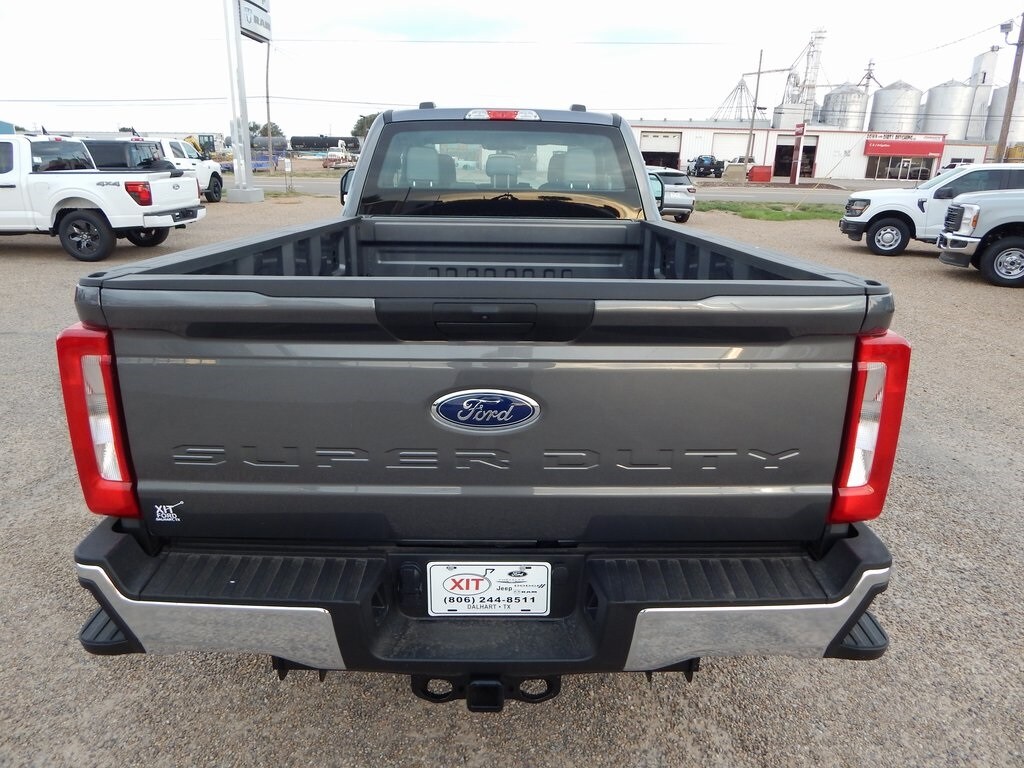 2025 Ford F-350 XL photo 4