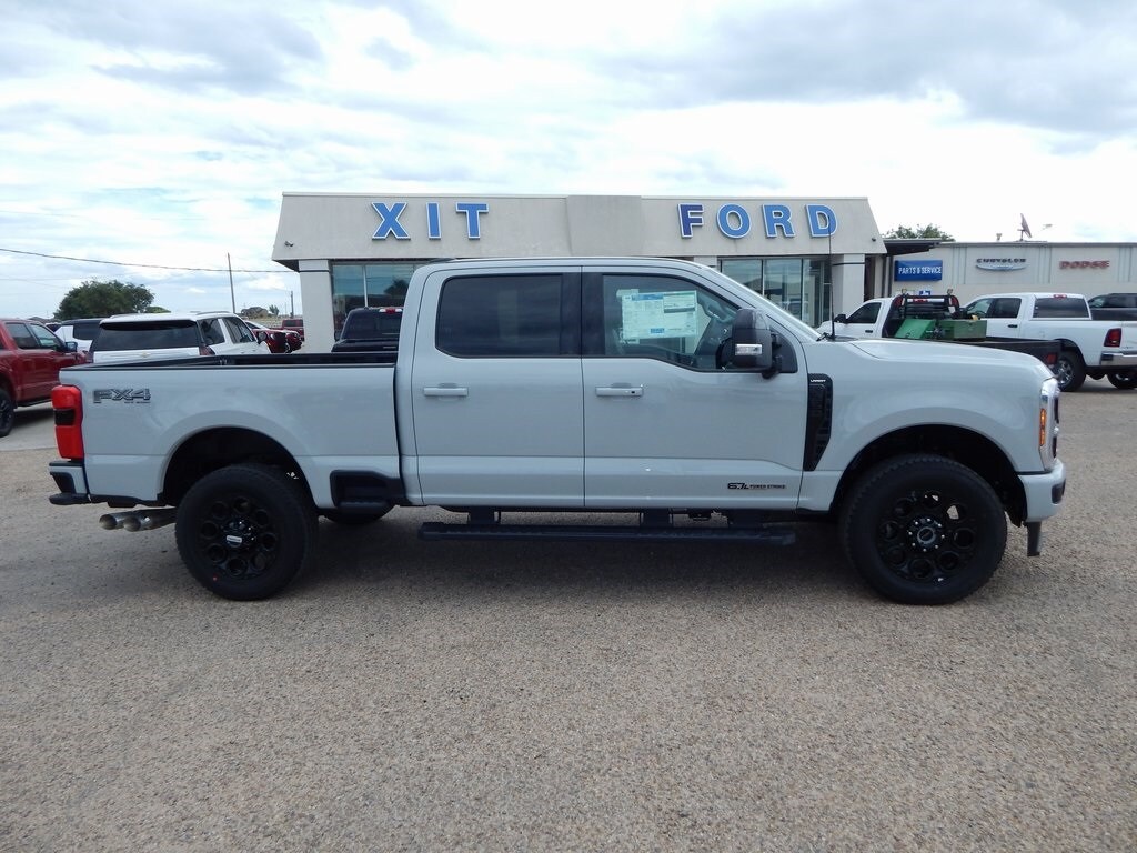 2025 Ford F-250 photo 2