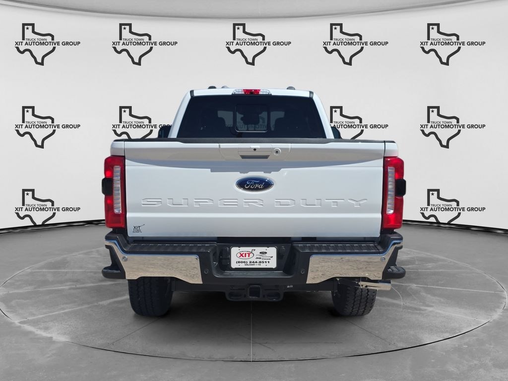 New 2026 Ford F-350SD Lariat Truck Crew Cab