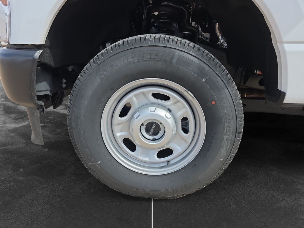 2026 Ford F-250 Super Duty XL - Photo 9