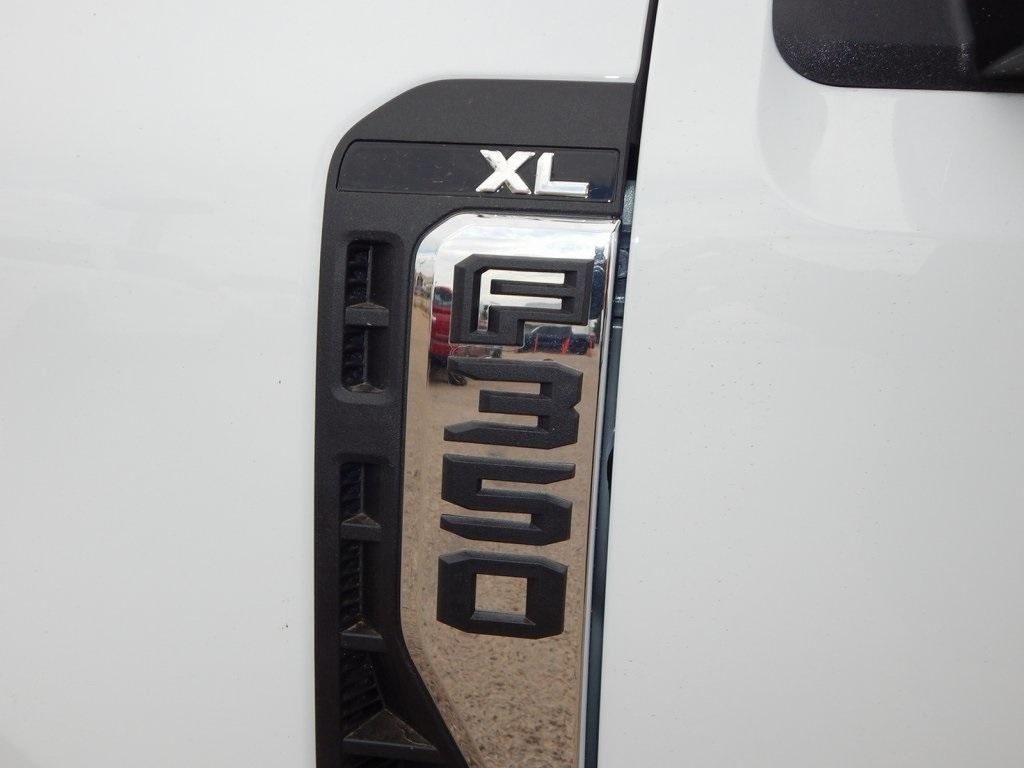 2026 Ford F-350 Super Duty XL - Photo 10