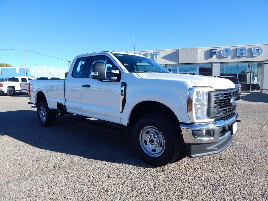 2026 Ford F-350 Super Duty XL's photo