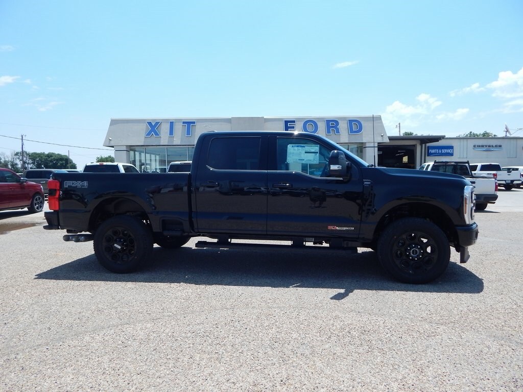 2025 Ford F-250 photo 2
