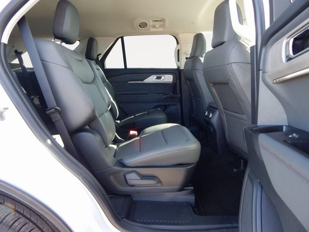 2026 Ford Explorer Active - Photo 15