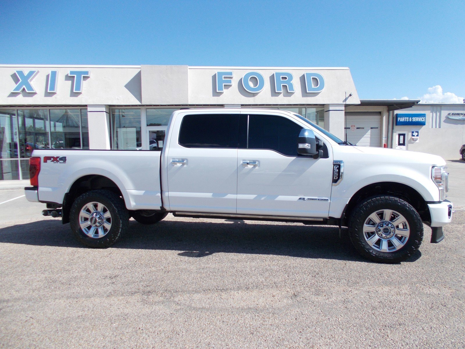 Used 2022 Ford F-350 Super Duty Platinum with VIN 1FT8W3BT0NEC76084 for sale in Dalhart, TX