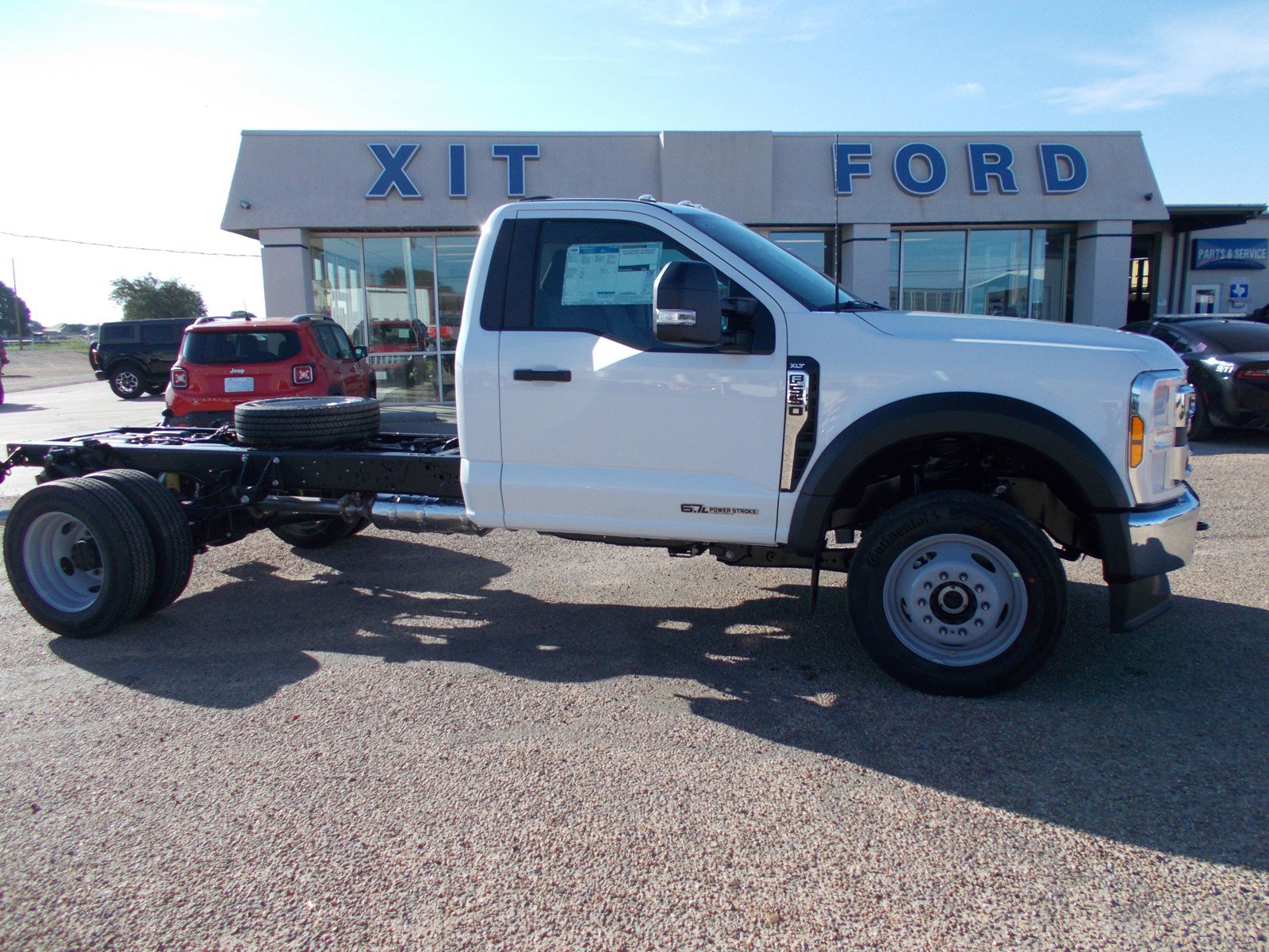 2024 Ford F-550 photo 2