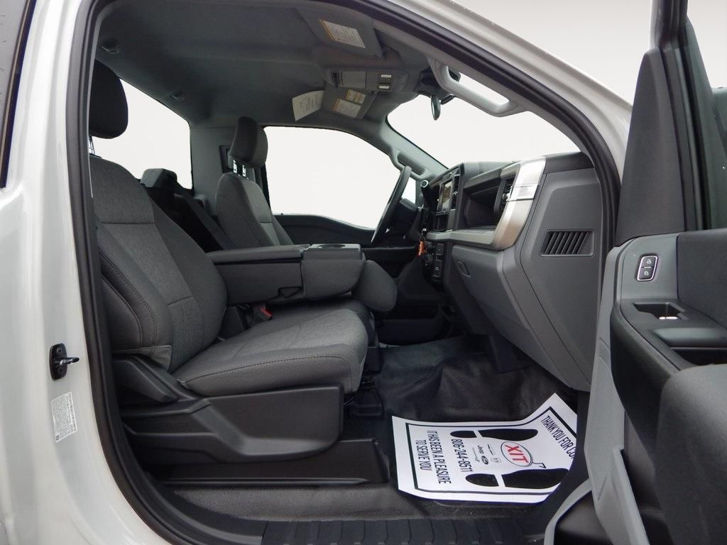 2025 Ford F-250 Super Duty XL - Photo 12