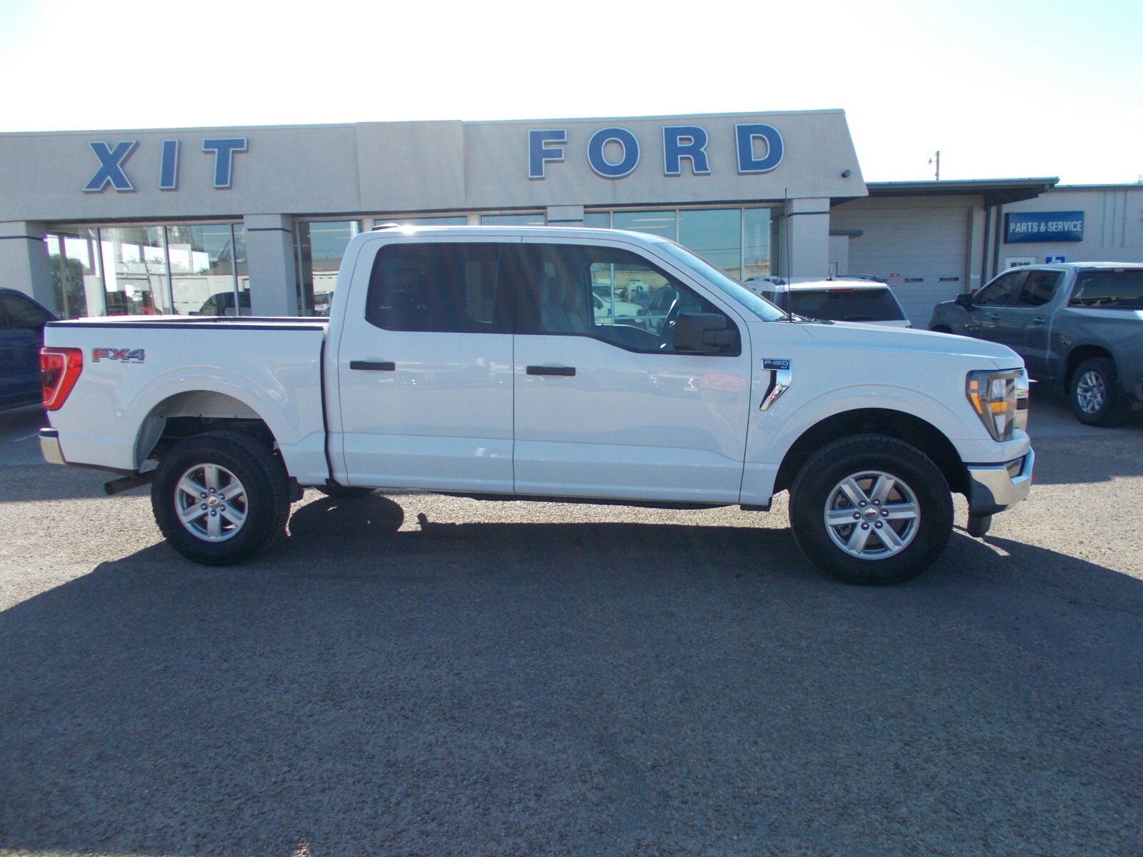 2023 Ford F-150 XLT photo 2
