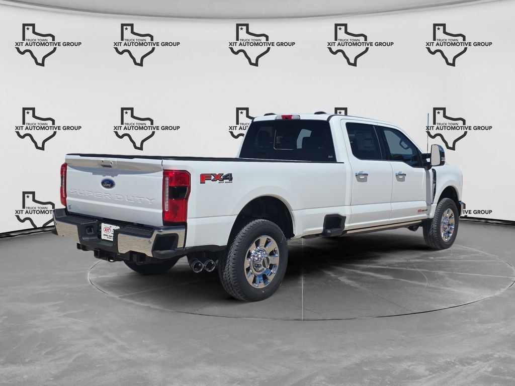 New 2026 Ford F-350SD Lariat Truck Crew Cab