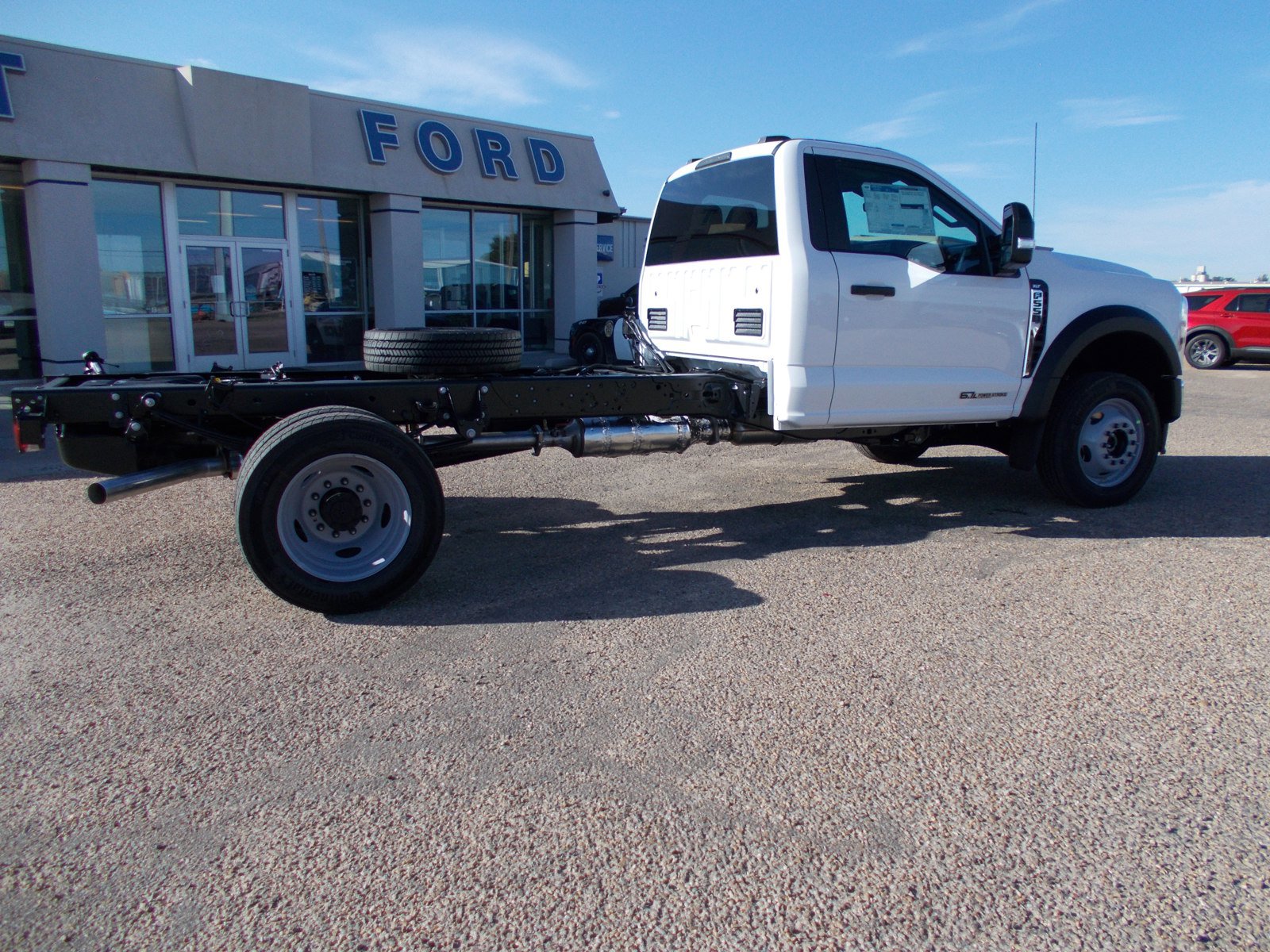 2024 Ford F-550 photo 3