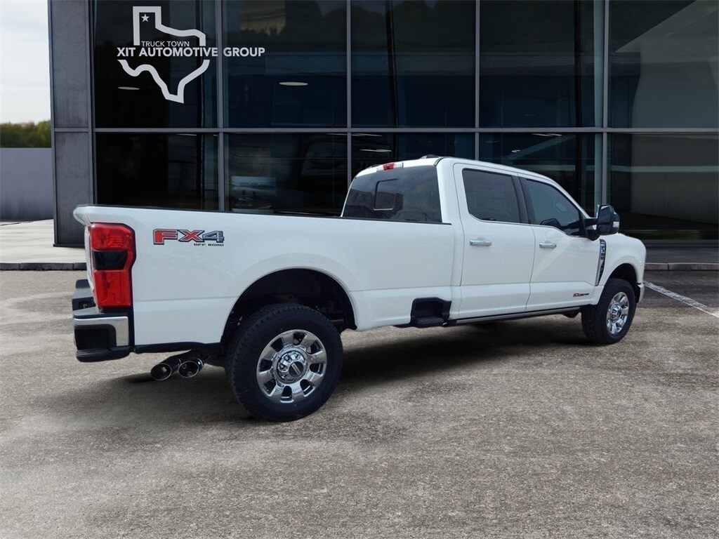 New 2025 Ford F-350SD Lariat Truck Crew Cab