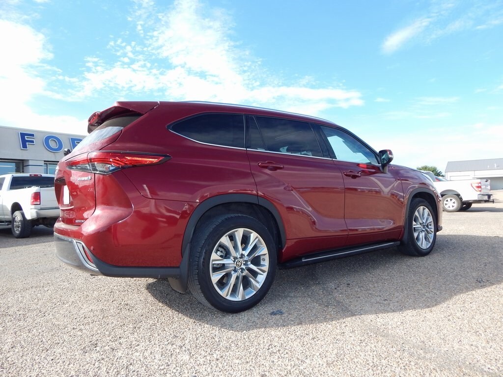 2021 Toyota Highlander Hybrid Limited photo 3