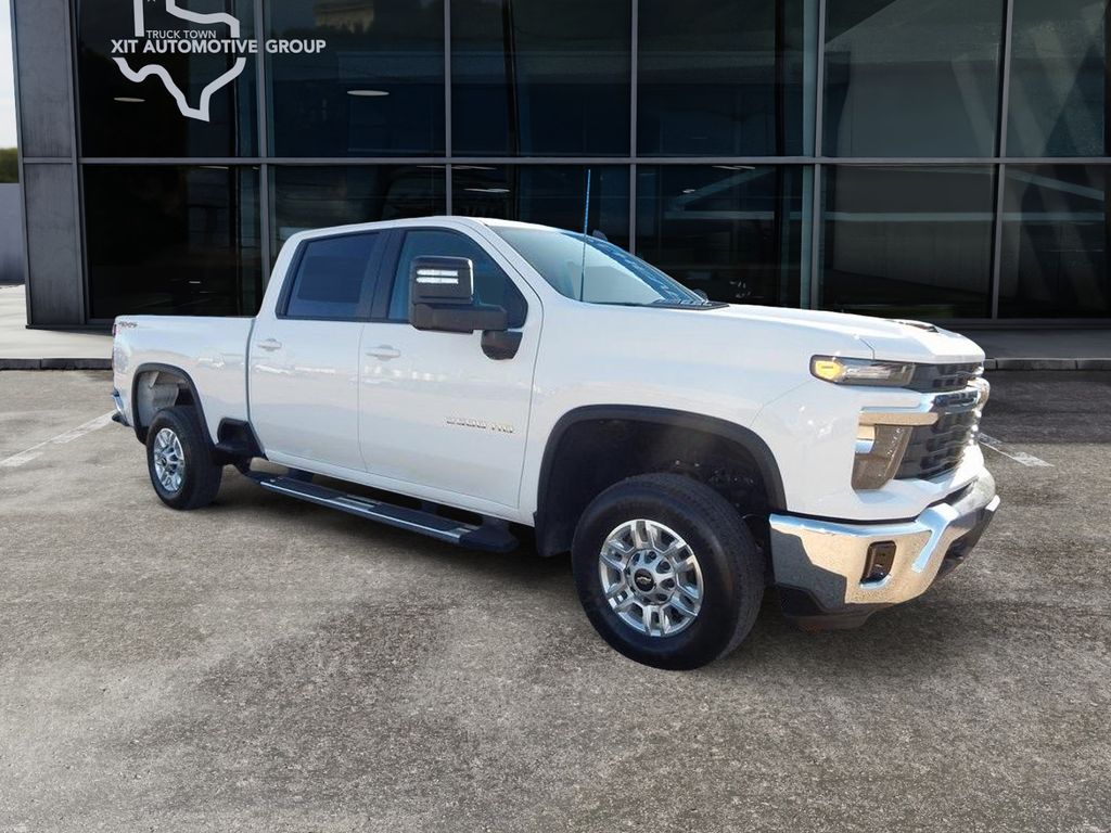 2025 Chevrolet Silverado HD LT 4WD Crew Cab Standard Box's photo