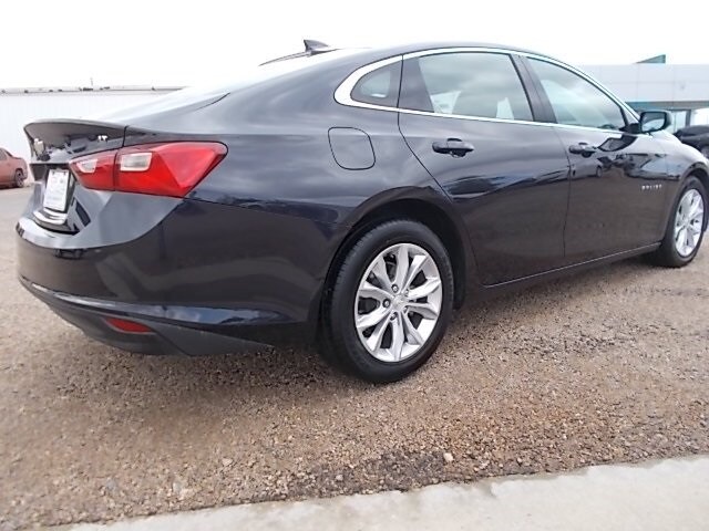 2023 Chevrolet Malibu 1LT photo 2