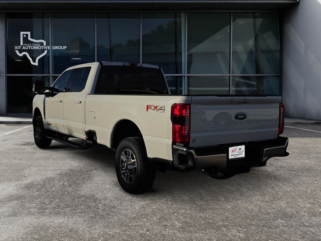 New 2026 Ford F-350SD Lariat Truck Crew Cab