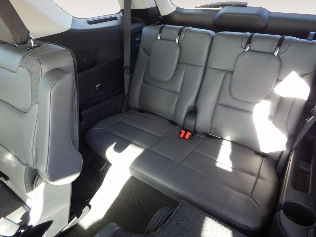 2026 Ford Explorer Active - Photo 13