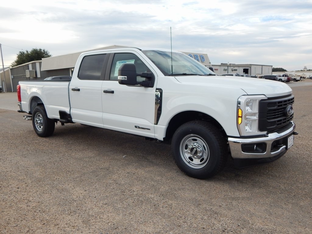 New 2026 Ford F-350SD XL Truck Crew Cab