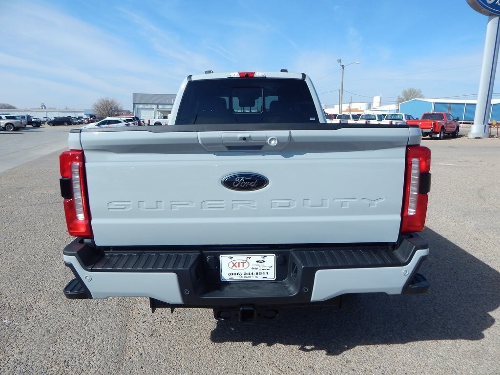 2025 Ford F-250 photo 3