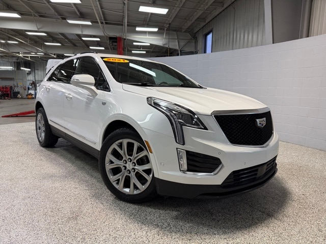2021 Cadillac XT5 Sport's photo