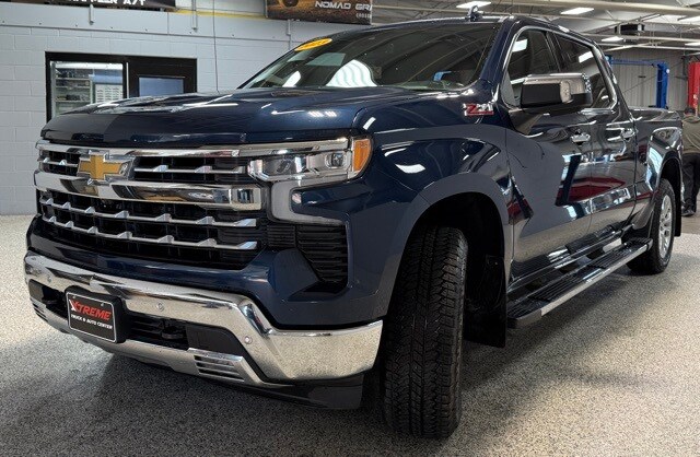 2023 Chevrolet Silverado 1500 LTZ photo 3