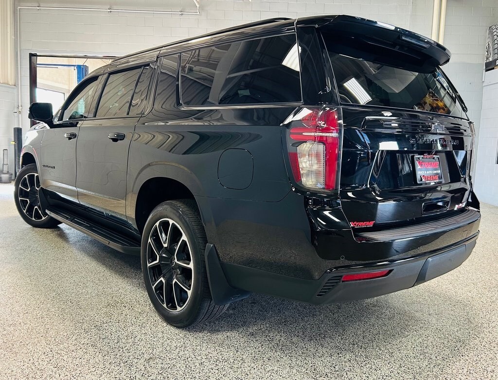 2023 Chevrolet Suburban 1500 RST photo 4