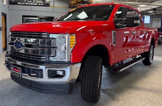 2017 Ford F-250 Lariat photo 3