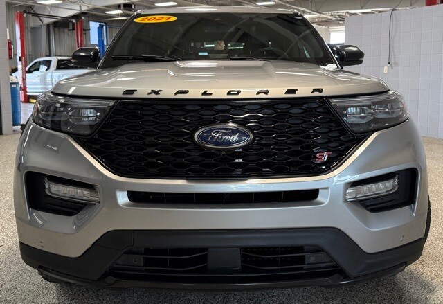 2021 Ford Explorer ST photo 2