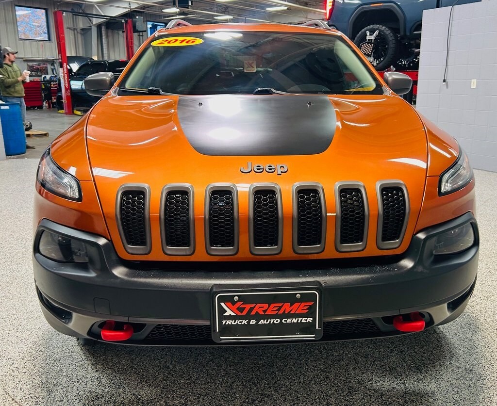 Used 2016 Jeep Cherokee Trailhawk SUV