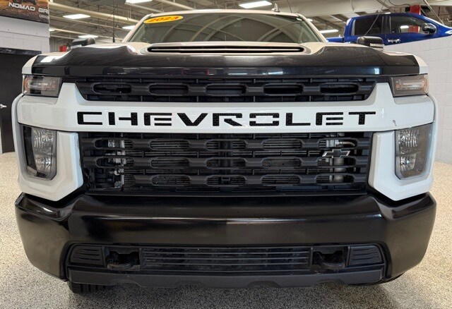 2023 Chevrolet Silverado 2500HD Custom photo 2