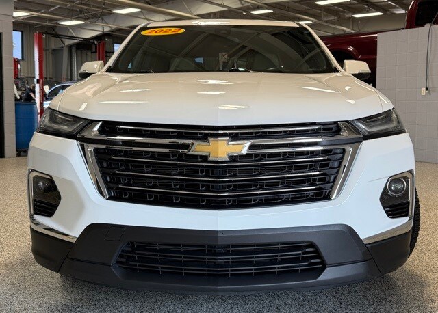 2022 Chevrolet Traverse Cloth 1LT photo 2