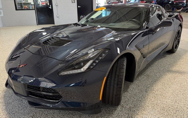2016 Chevrolet Corvette Stingray Coupe 1LT photo 2