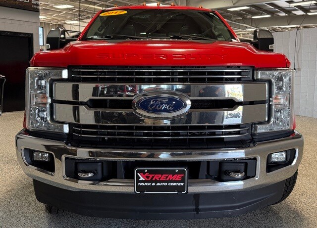 2017 Ford F-250 Lariat photo 2