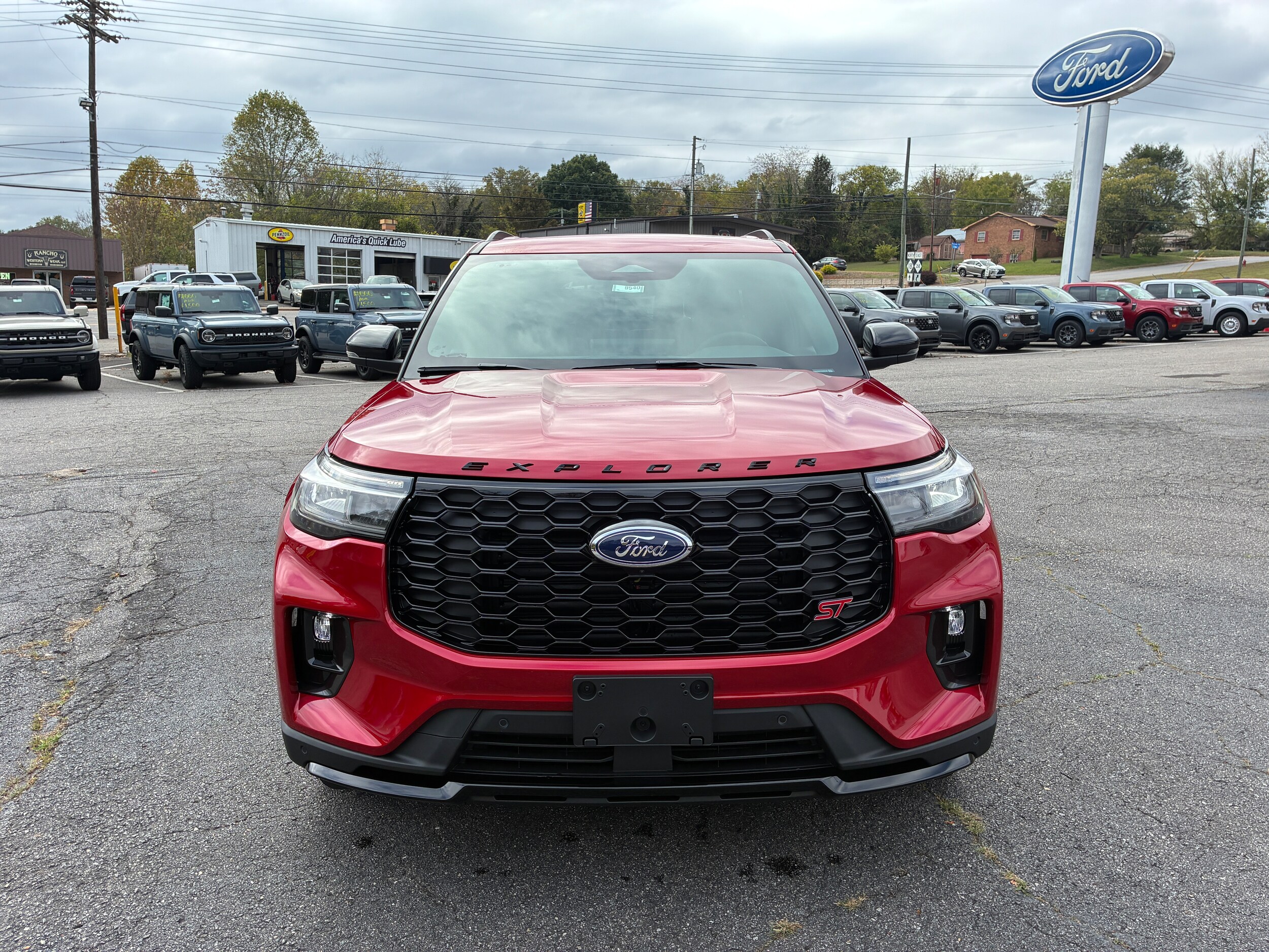 2025 Ford Explorer ST photo 2