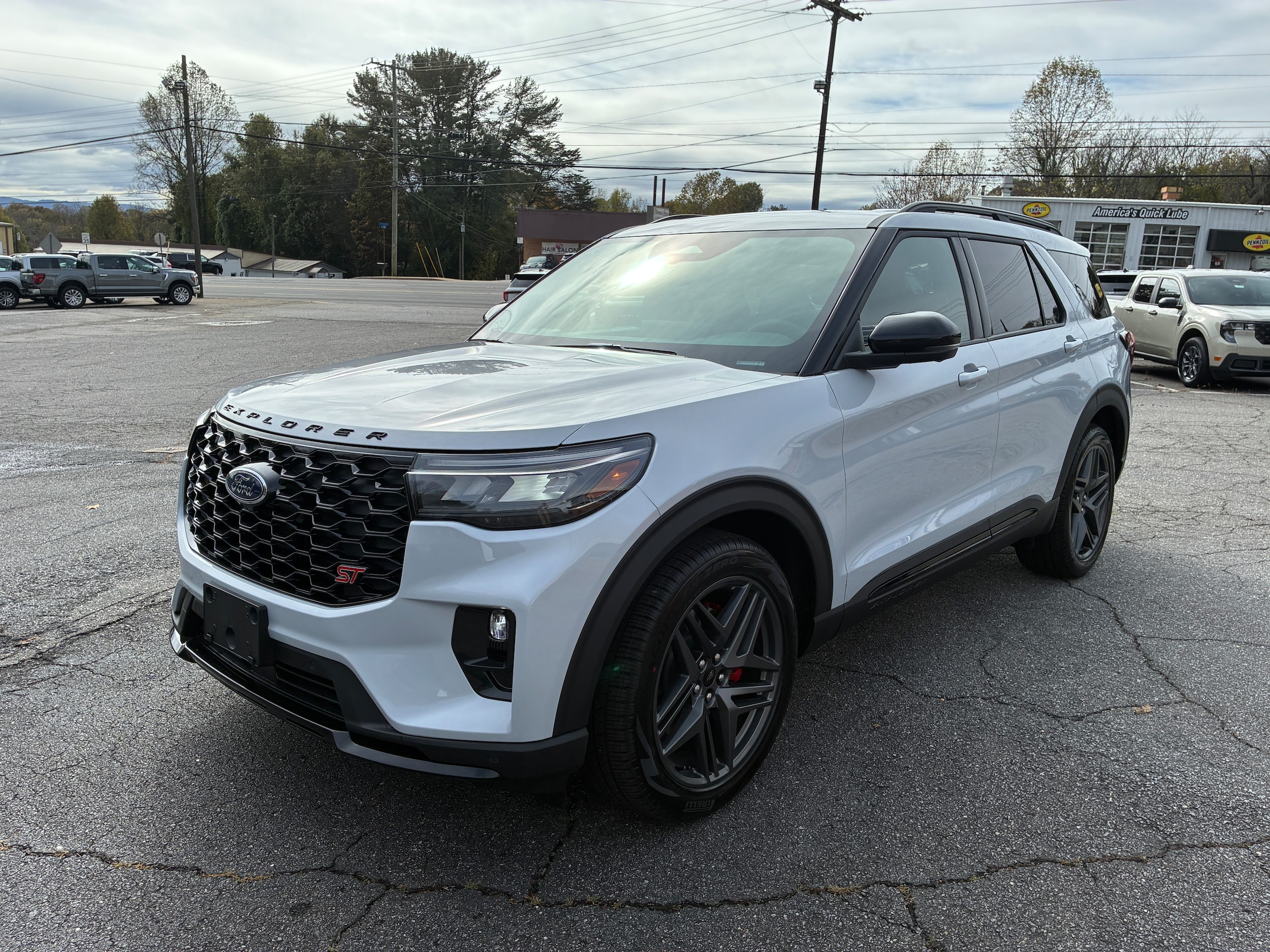 2026 Ford Explorer ST - Photo 3